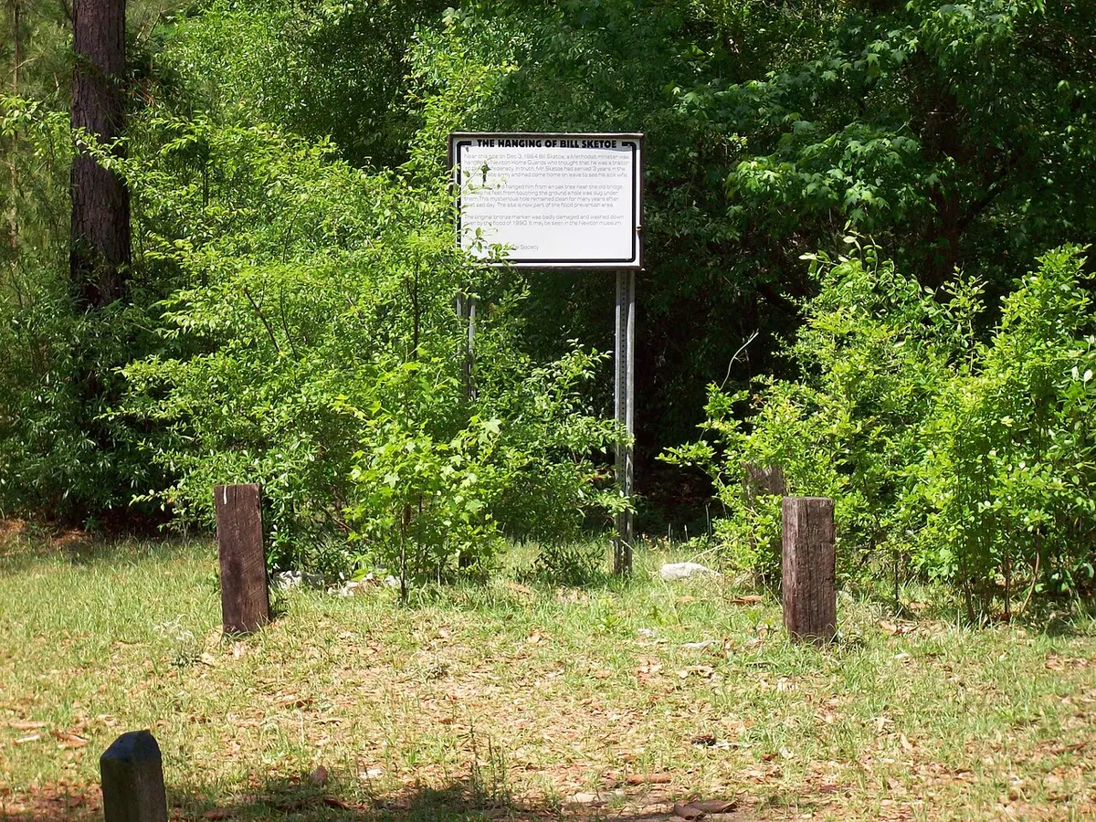 The monument to Bill Sketoe in Newton, Alabama