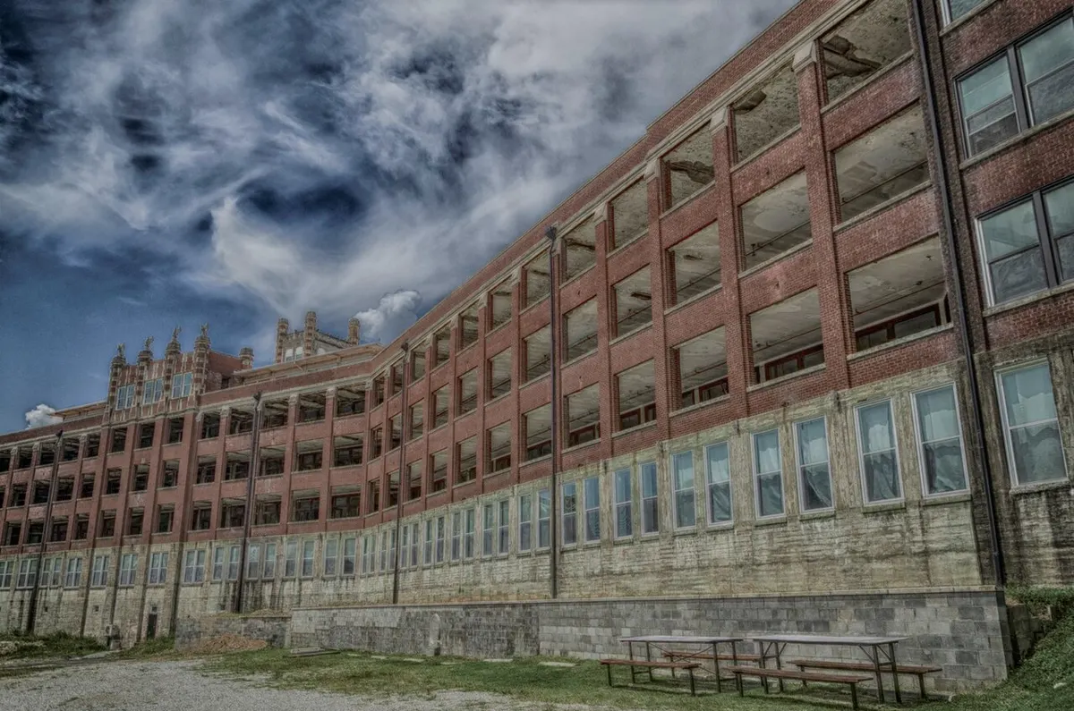The five-storey brick Waverly Hills Sanatorium building in Louisville, Kentucky, with its long rows of sun-porch windows
